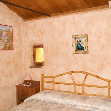 Lo Scoiattolo Farm stay *
